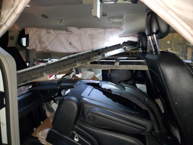 Photo 10 from auction – 2016 CHRYSLER TOWN & COU with VIN 2C4RC1BG0GR295535