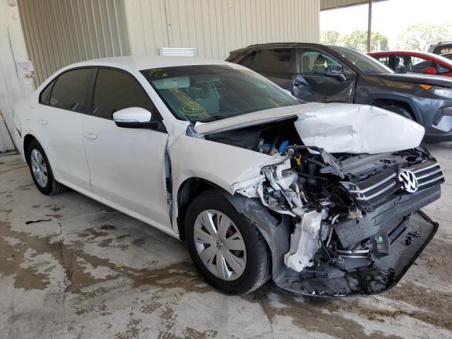 Photo 4 from auction – 2014 VOLKSWAGEN PASSAT S with VIN 1VWAS7A31EC043202