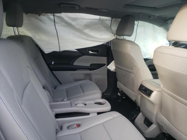 Photo 11 from auction – 2018 TOYOTA HIGHLANDER with VIN 5TDJZRFH5JS857084