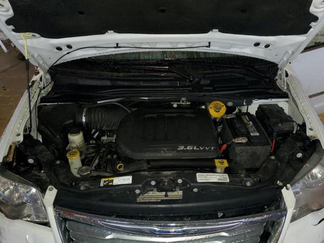 Photo 11 from auction – 2016 CHRYSLER TOWN & COU with VIN 2C4RC1BG0GR295535