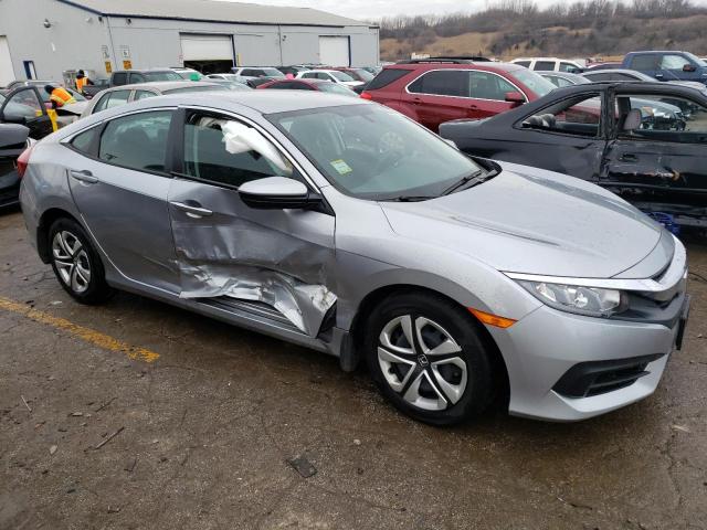 Photo 4 from auction – 2018 HONDA CIVIC LX with VIN 19XFC2F58JE030940