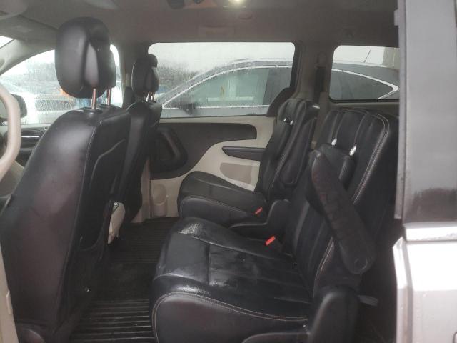Photo 11 from auction – 2015 CHRYSLER TOWN & COU with VIN 2C4RC1BG3FR739408