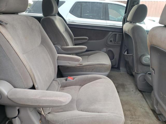 Photo 11 from auction – 2004 TOYOTA SIENNA CE with VIN 5TDZA23C34S053784