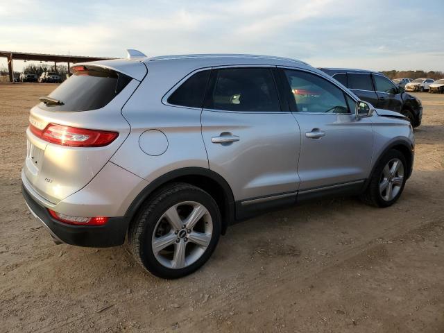 Photo 3 from auction – 2017 LINCOLN MKC PREMIE with VIN 5LMCJ1C92HUL03479