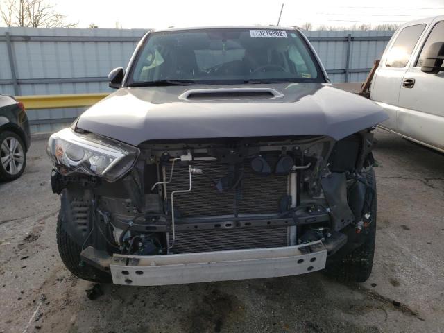 Photo 5 from auction – 2018 TOYOTA 4RUNNER SR with VIN JTEBU5JR8J5596417