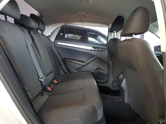 Photo 10 from auction – 2014 VOLKSWAGEN PASSAT S with VIN 1VWAS7A31EC043202