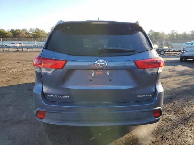 Photo 6 from auction – 2018 TOYOTA HIGHLANDER with VIN 5TDJZRFH5JS884625
