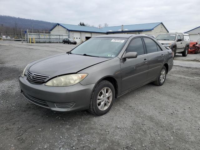 TOYOTA CAMRY LE 2005 with VIN 4T1BF30K75U590820 - Photo from auction