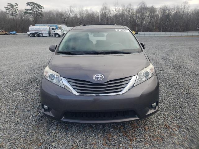 Photo 5 from auction – 2013 TOYOTA SIENNA XLE with VIN 5TDYK3DC4DS291754