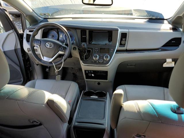 Photo 8 from auction – 2017 TOYOTA SIENNA XLE with VIN 5TDDZ3DC2HS167255
