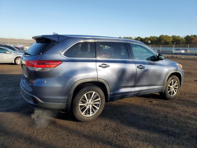 Photo 3 from auction – 2018 TOYOTA HIGHLANDER with VIN 5TDJZRFH5JS884625