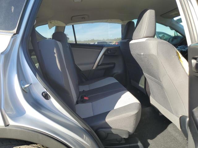 Photo 11 from auction – 2015 TOYOTA RAV4 LE with VIN JTMZFREV2FD051094