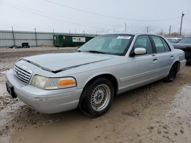 FORD CROWN VICT 2001 with VIN 2FAFP74W81X117783 - Photo from auction