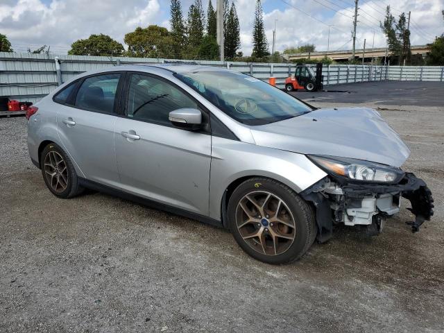 Zdjęcie 4 z aukcji – 2017 FORD FOCUS SEL z VIN 1FADP3H20HL336557