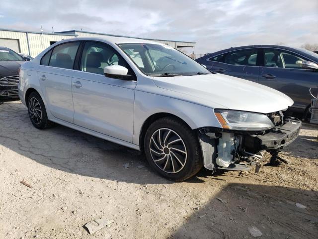 Photo 4 from auction – 2017 VOLKSWAGEN JETTA S with VIN 3VW2B7AJ9HM265122