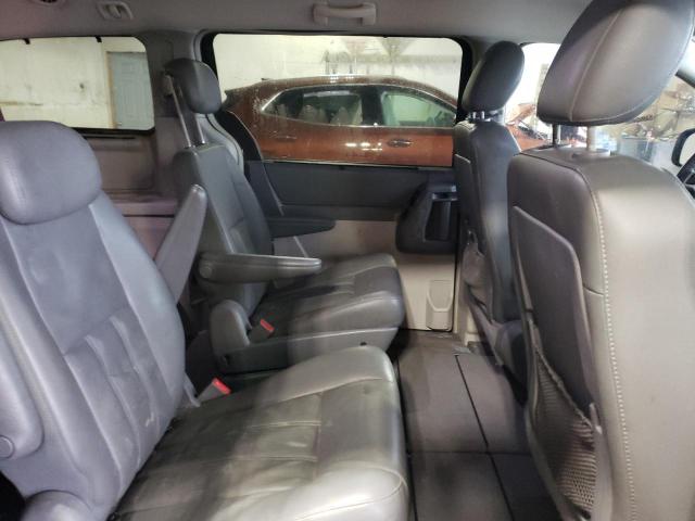 Photo 11 from auction – 2010 CHRYSLER TOWN & COU with VIN 2A4RR5D1XAR217845