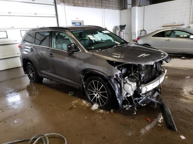 Photo 4 from auction – 2017 TOYOTA HIGHLANDER with VIN 5TDJZRFH9HS362204