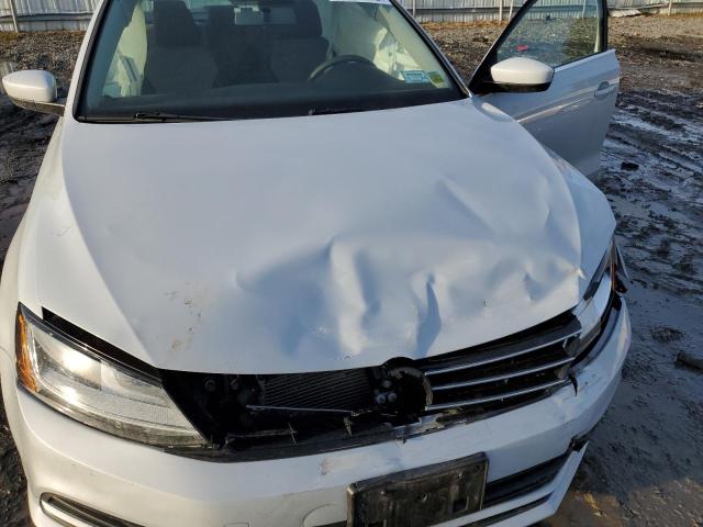 Photo 11 from auction – 2017 VOLKSWAGEN JETTA S with VIN 3VW2B7AJ8HM261336