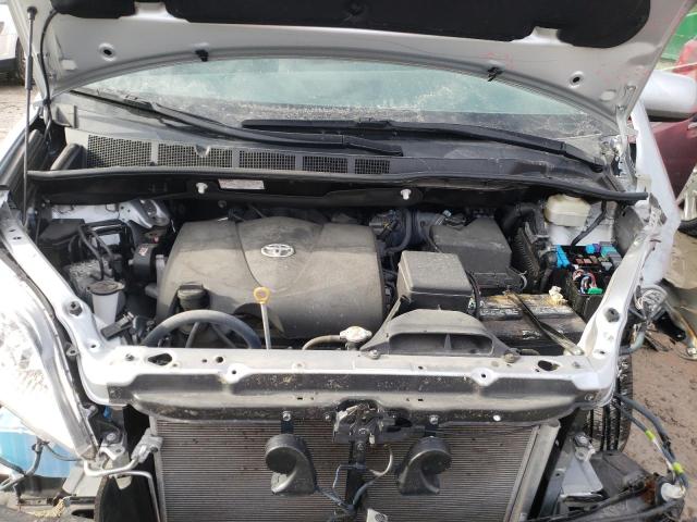 Photo 12 from auction – 2017 TOYOTA SIENNA XLE with VIN 5TDYZ3DC2HS861400