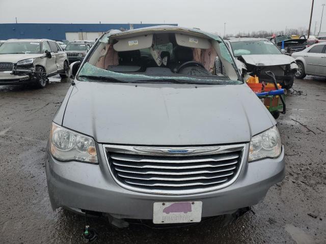 Photo 5 from auction – 2015 CHRYSLER TOWN & COU with VIN 2C4RC1CG0FR609813