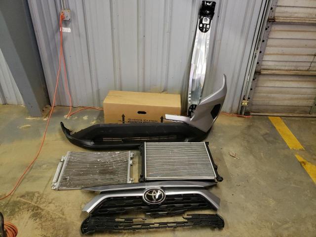 Photo 12 from auction – 2022 TOYOTA RAV4 XLE with VIN 2T3W1RFV5NC208166