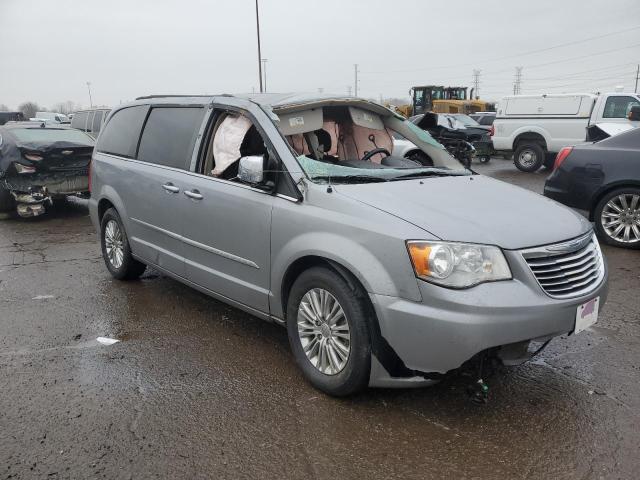 Photo 4 from auction – 2015 CHRYSLER TOWN & COU with VIN 2C4RC1CG0FR609813