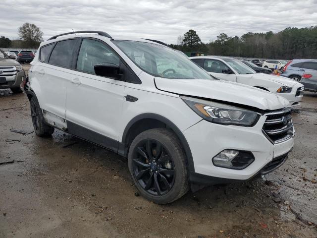 Photo 4 from auction – 2017 FORD ESCAPE SE with VIN 1FMCU0GDXHUE64648