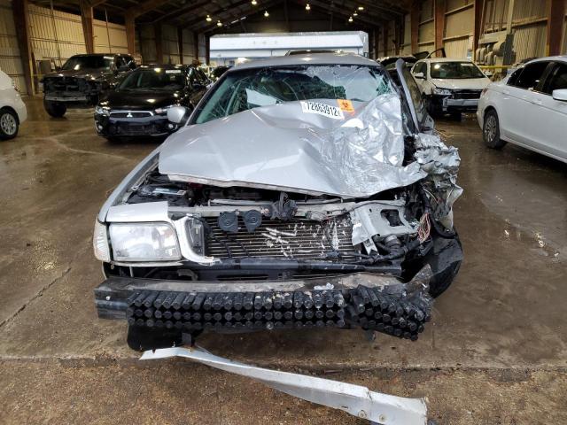 Photo 5 from auction – 2003 FORD CROWN VICT with VIN 2FAFP74W03X120924