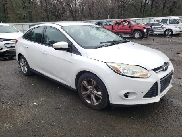 Photo 4 from auction – 2014 FORD FOCUS SE with VIN 1FADP3F22EL460490