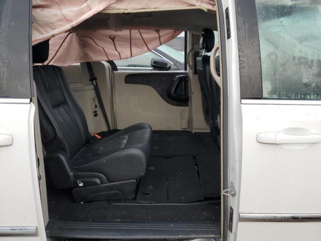 Photo 11 from auction – 2016 CHRYSLER TOWN & COU with VIN 2C4RC1BG9GR281830