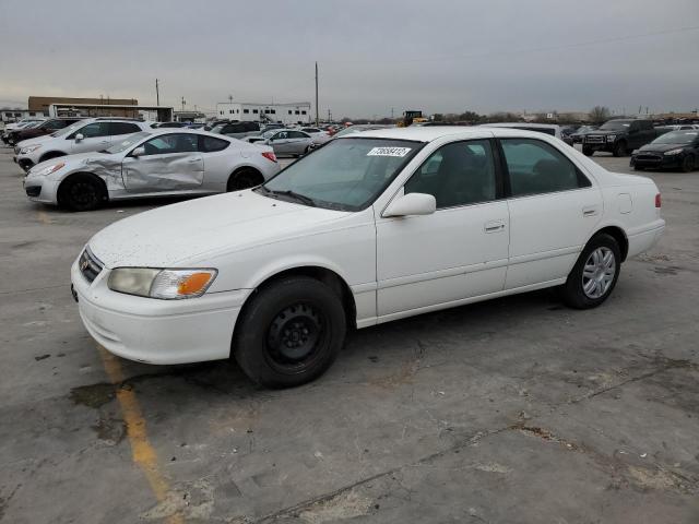 TOYOTA CAMRY CE 2000 with VIN 4T1BG22K0YU933962 - Photo from auction