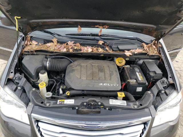 Photo 12 from auction – 2016 CHRYSLER TOWN & COU with VIN 2C4RC1BGXGR286728