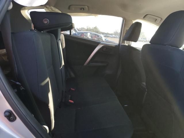 Photo 11 from auction – 2018 TOYOTA RAV4 LE with VIN JTMBFREV7JJ200529