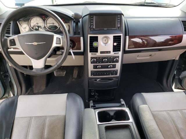 Photo 8 from auction – 2010 CHRYSLER TOWN & COU with VIN 2A4RR8DX5AR339096