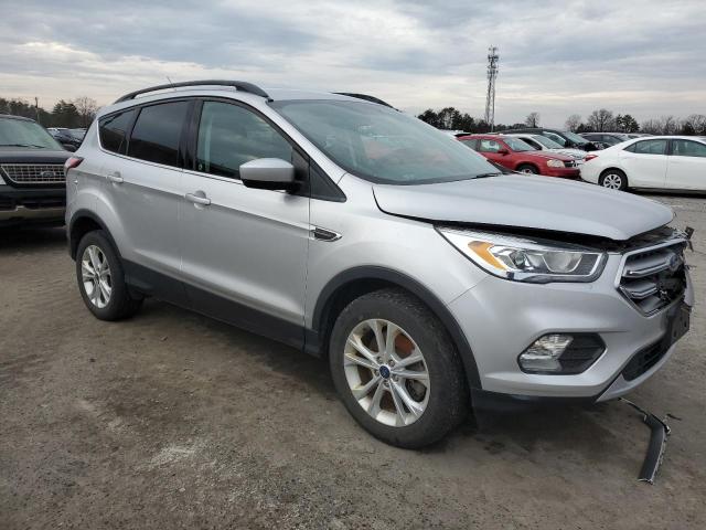 Photo 4 from auction – 2017 FORD ESCAPE SE with VIN 1FMCU9GDXHUE20153