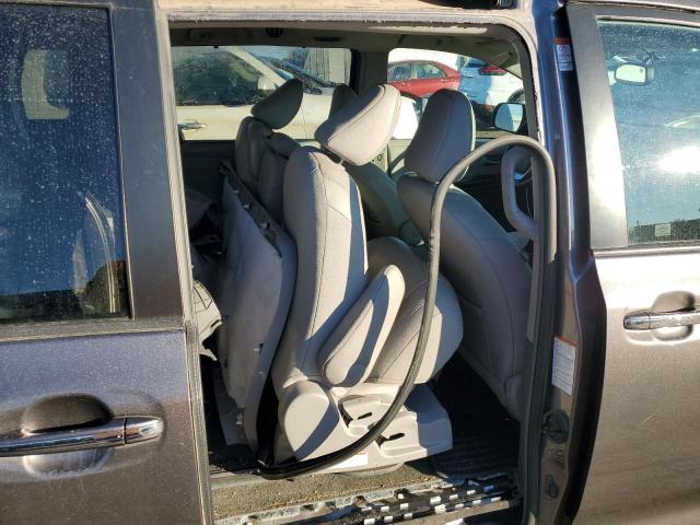 Photo 11 from auction – 2017 TOYOTA SIENNA XLE with VIN 5TDYZ3DC8HS858663