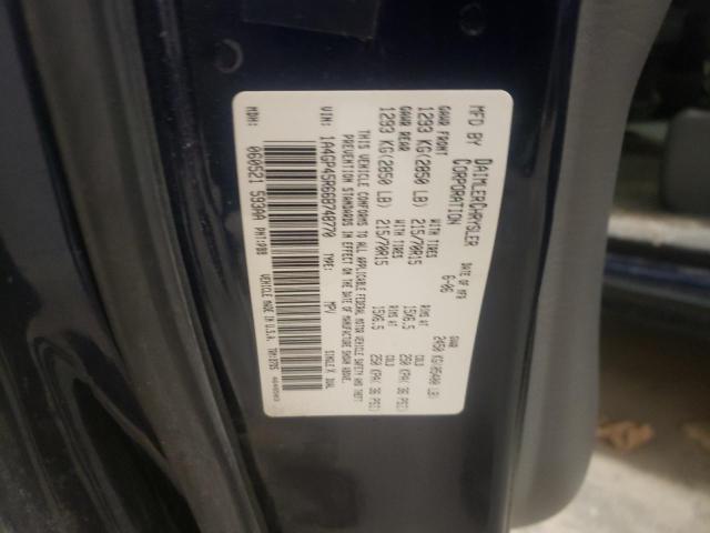Photo 14 from auction – 2006 CHRYSLER TOWN & COU with VIN 1A4GP45R66B748770