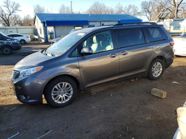 Photo 1 from auction – 2017 TOYOTA SIENNA XLE with VIN 5TDYZ3DC8HS858663