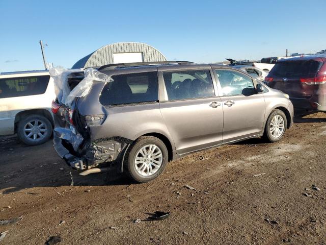 Photo 3 from auction – 2017 TOYOTA SIENNA XLE with VIN 5TDYZ3DC8HS858663