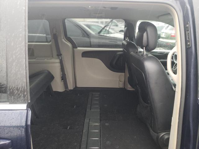 Photo 11 from auction – 2016 CHRYSLER TOWN & COU with VIN 2C4RC1BG9GR238184