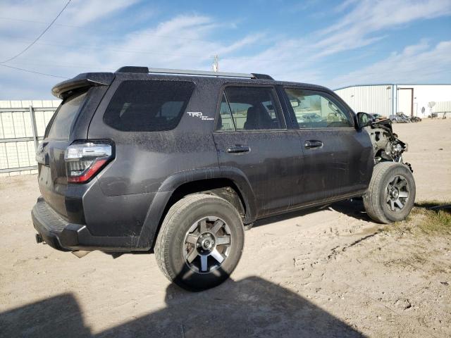 Photo 3 from auction – 2018 TOYOTA 4RUNNER SR with VIN JTEBU5JR6J5572665