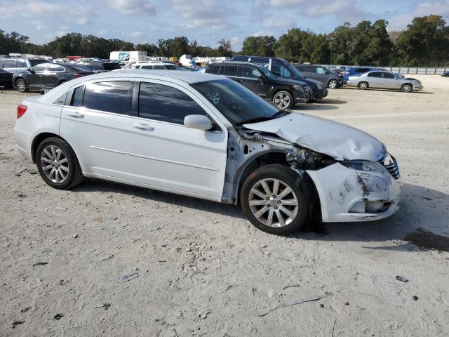 Photo 4 from auction – 2013 CHRYSLER 200 TOURIN with VIN 1C3CCBBG0DN703640