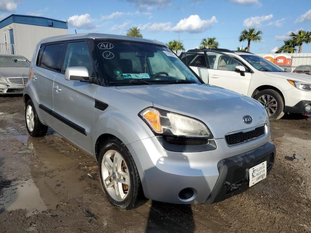 KIA SOUL + 2011 with VIN KNDJT2A24B7300125 - Photo from auction