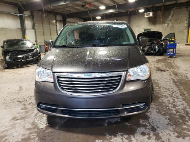 Photo 5 from auction – 2016 CHRYSLER TOWN & COU with VIN 2C4RC1BG3GR301425