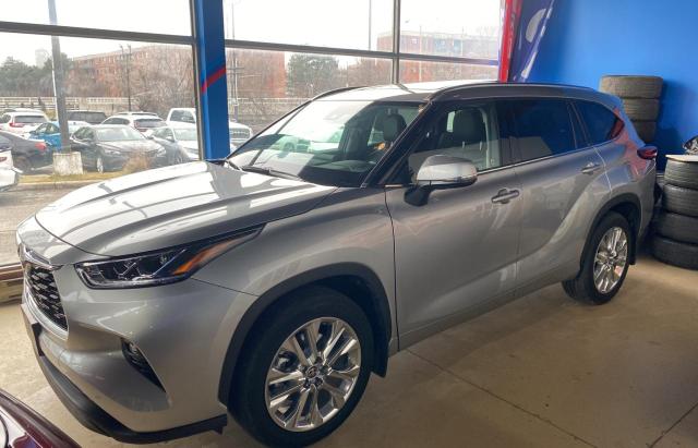 Photo 2 from auction – 2022 TOYOTA HIGHLANDER with VIN 5TDDZRBHXNS173382