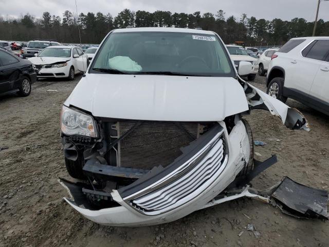 Photo 5 from auction – 2015 CHRYSLER TOWN & COU with VIN 2C4RC1BG5FR595733