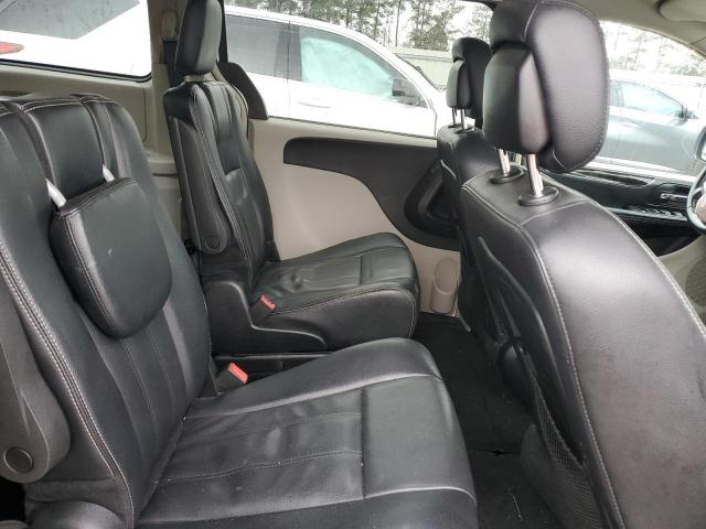 Photo 11 from auction – 2015 CHRYSLER TOWN & COU with VIN 2C4RC1BG5FR595733