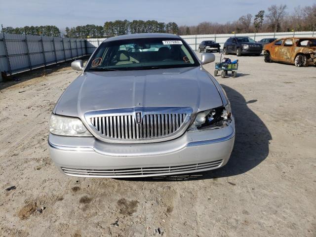 Photo 5 from auction – 2007 LINCOLN TOWN CAR S with VIN 1LNHM81VX7Y618370