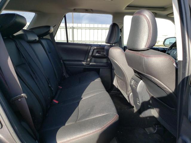 Photo 11 from auction – 2018 TOYOTA 4RUNNER SR with VIN JTEBU5JR6J5572665