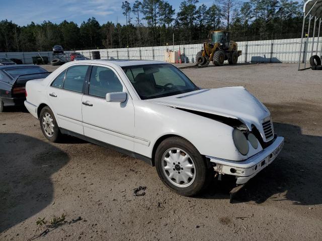 Photo 4 from auction – 1998 MERCEDES-BENZ E 320 with VIN WDBJF65F7WA621899